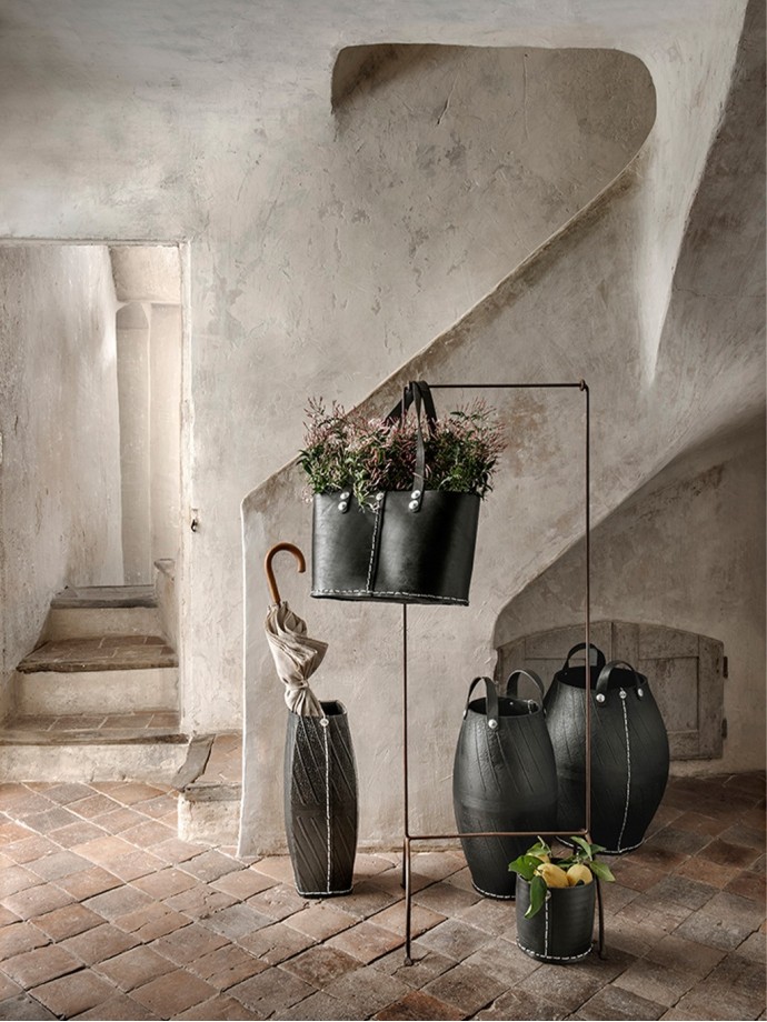 3 CACHES POTS DROITS · Pneu recyclé