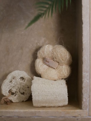 Loofah exfoliating sponge - Bath accessory | Tadé