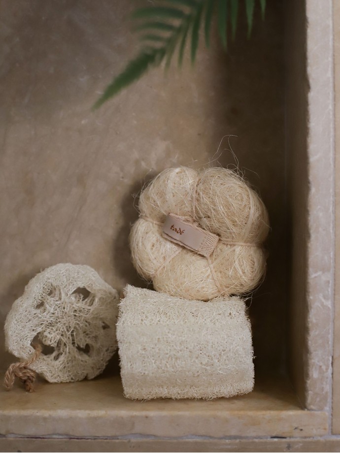 Loofah exfoliating sponge - Bath accessory | Tadé