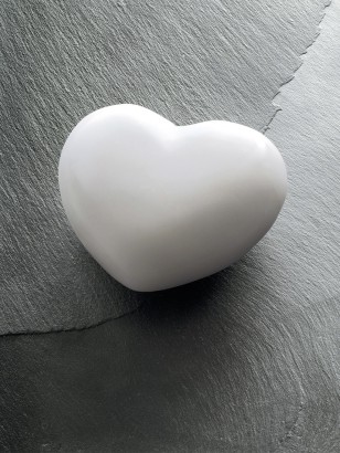 GALET DE MASSAGE COEUR · Marbre blanc