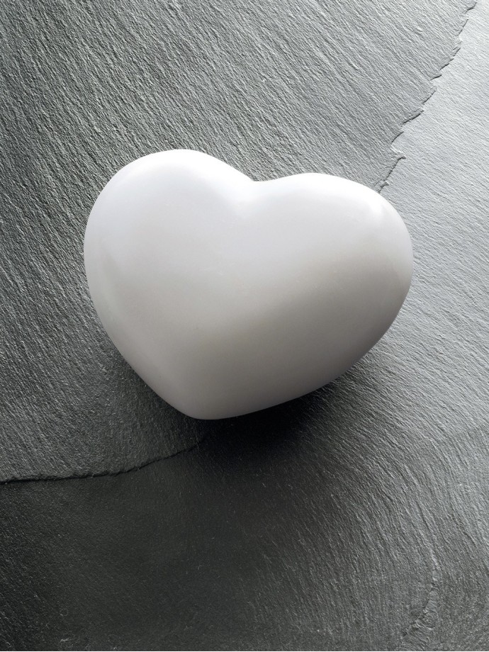 GALET DE MASSAGE COEUR · Marbre blanc