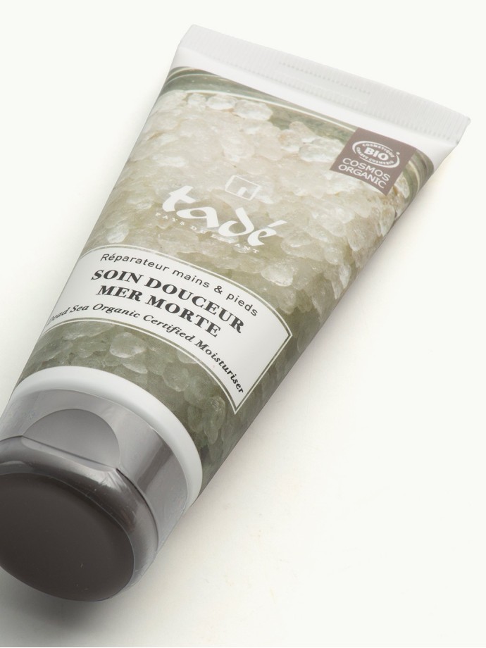 Repairing care and gentle touch of organic Dead Sea minerals