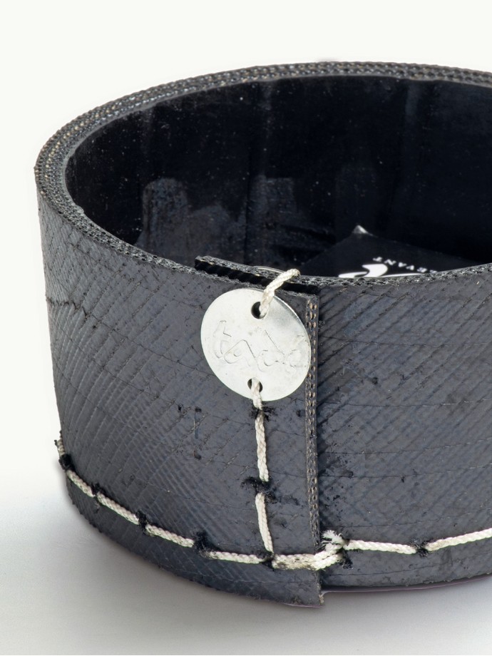 SOAP DISH · Recycled tire