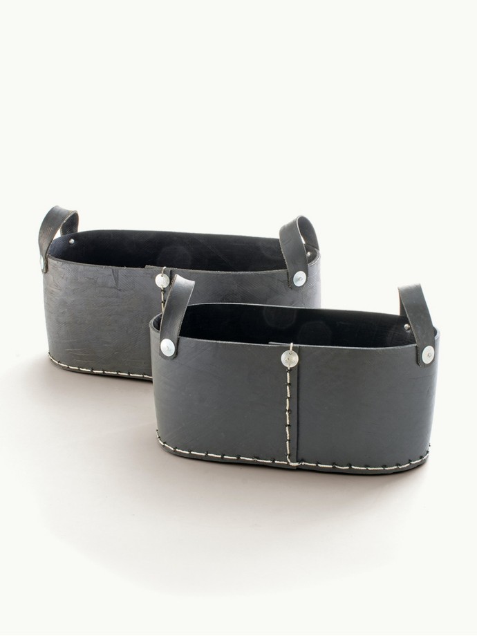 2 GIANT BALCONY PLANTERS · Recycled tire