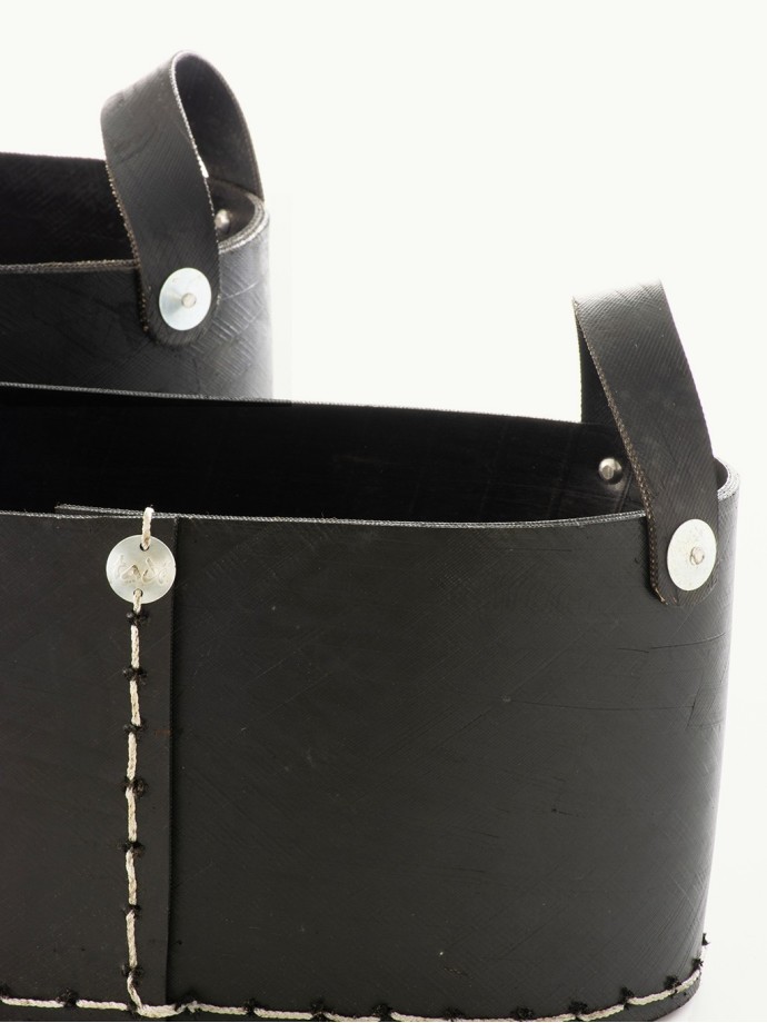 2 GIANT BALCONY PLANTERS · Recycled tire