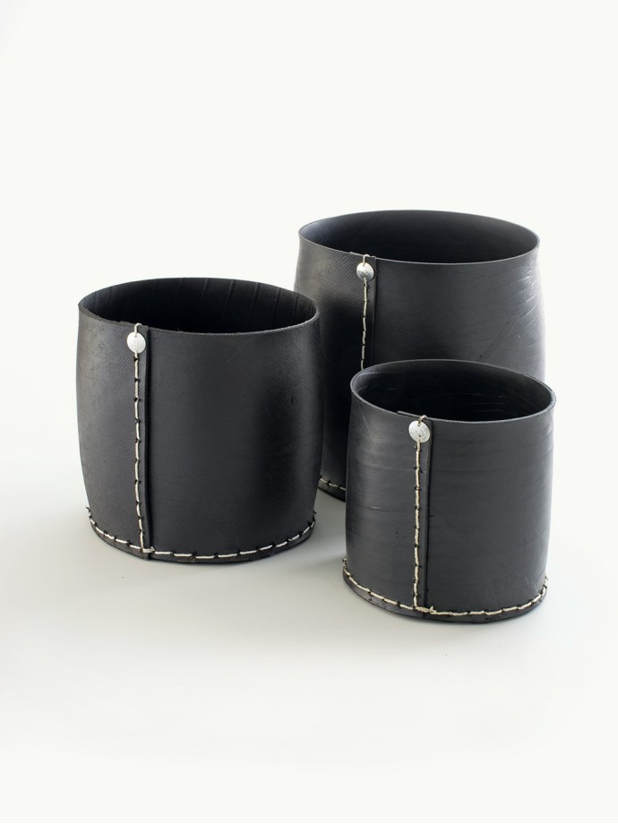 3 STRAIGHT POT HOLDERS · Recycled tire