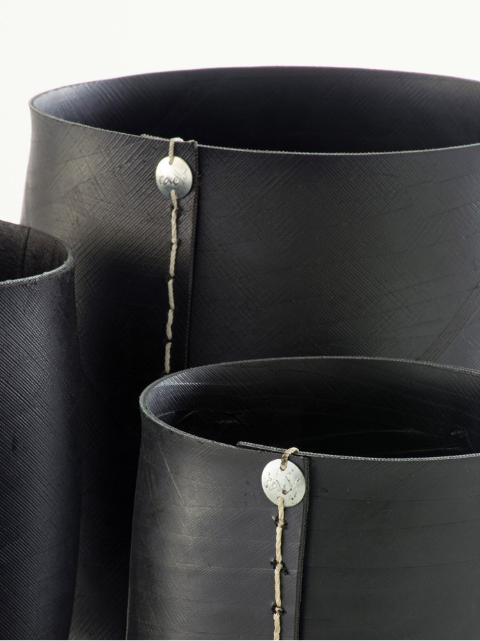 3 STRAIGHT POT HOLDERS · Recycled tire
