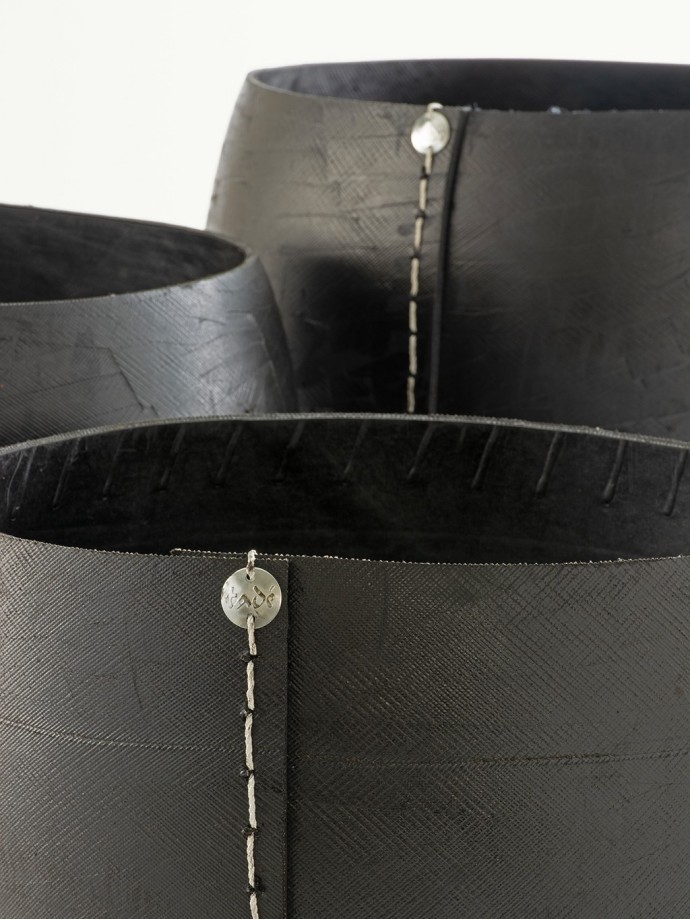 3 MODERN JARS · Recycled tire