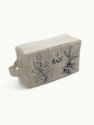 TRAVEL KIT · by Tadé