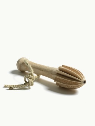 WOODEN CITRUS JUICER ·