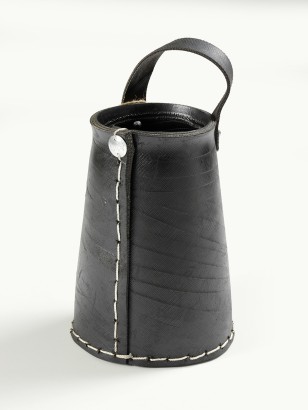 RECYCLED TIRE BASKET TADÉ, WITH HANDLE