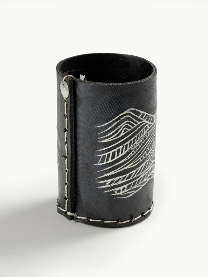 UTENSIL HOLDER MADE FROM RECYCLED TIRE · "Mountain" Design