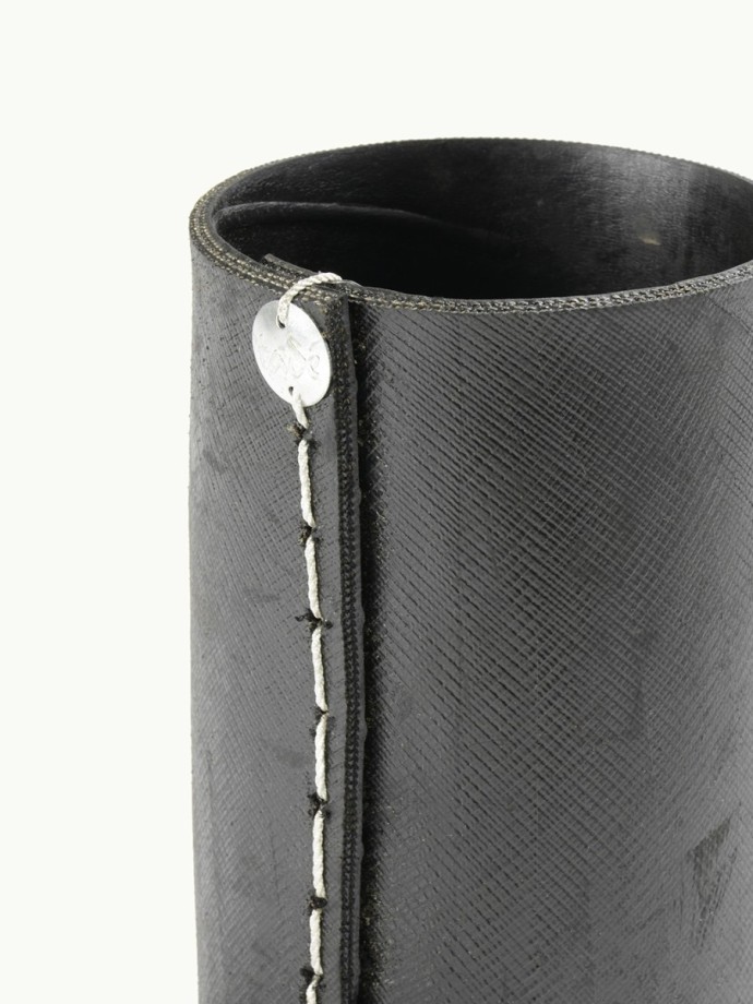 RECYCLED TIRE CUTLERY HOLDER