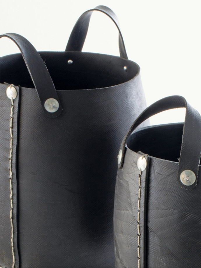 2 BASKETS WITH GIGOGNES HANDLES · Recycled tire