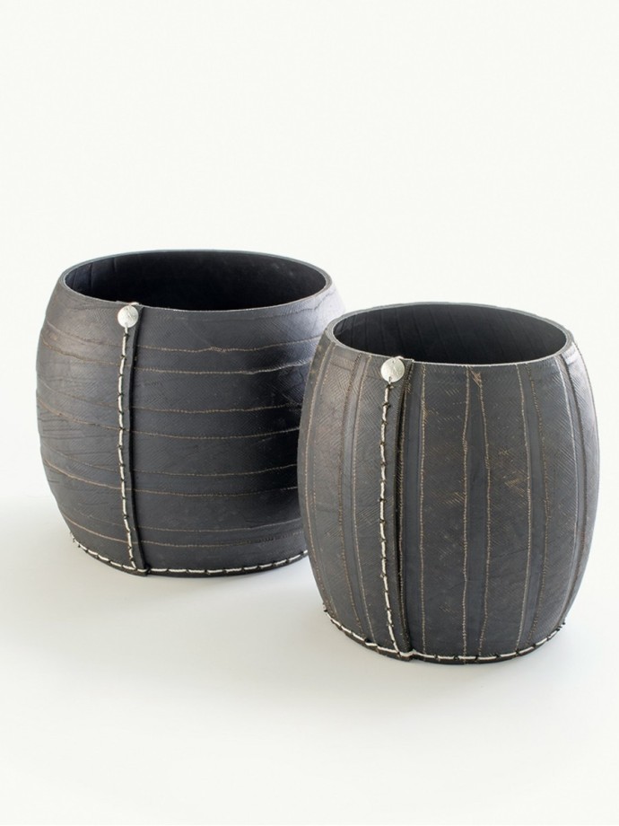 2 NESTING ZEBRA BASKETS · Recycled tire
