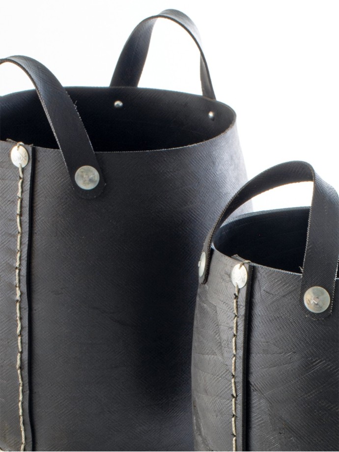 2 BASKETS WITH GIGOGNES HANDLES · Recycled tire