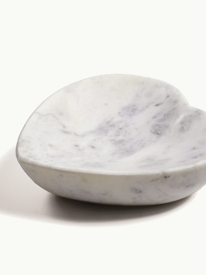 White Marble Heart-Shaped Tray - Elegant and minimalist soap dish tray 12.5 × 12.5 cm, chic and practical