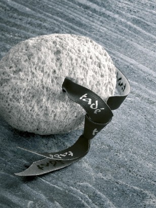 WHITE PUMICE STONE · Tadé