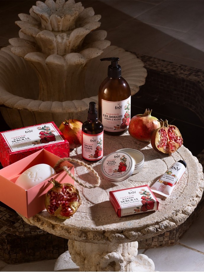 Extra-rich soap with almond oil - Organic Seville Pomegranate Soap 100g