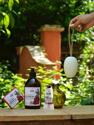 Seville Pomegranate Liquid Soap - Natural and gentle on the skin