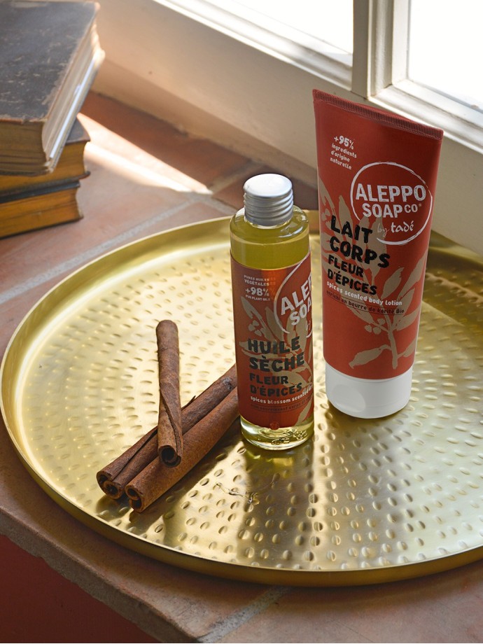 Body Milk Spicy Flower - Natural moisturizer, nourishes and softens dry skin thanks to organic shea butter and vegetable oils.