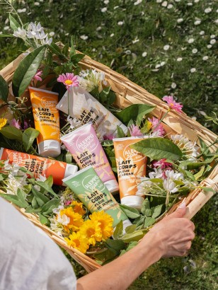 Body Milk Spicy Flower - Natural moisturizer, nourishes and softens dry skin thanks to organic shea butter and vegetable oils.