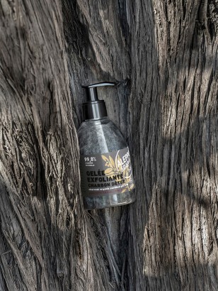 EXFOLIATING GEL · Detox Charcoal