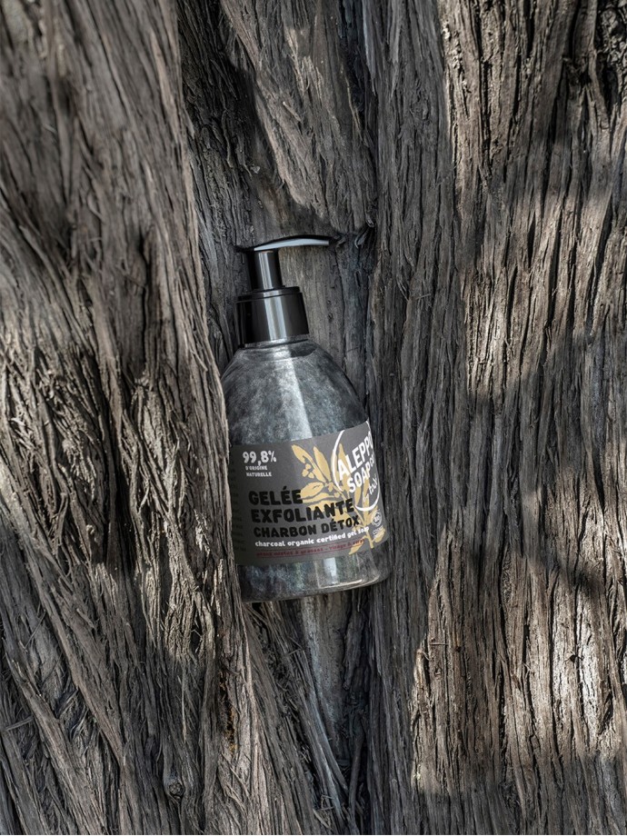 EXFOLIATING GEL · Detox Charcoal