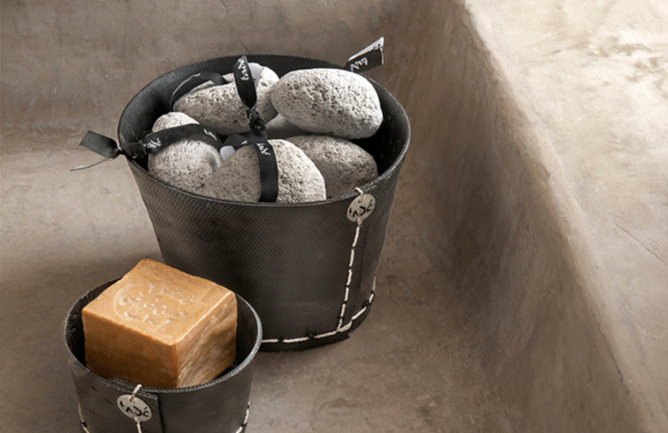 Volcanic natural pumice stones for exfoliating care | Tadé